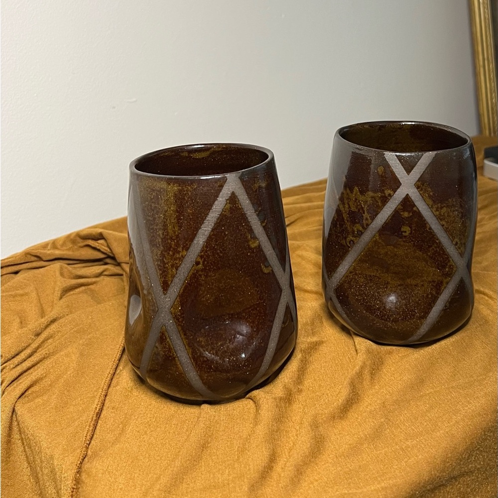 Vases (2) Brown - Picture 6 of 14